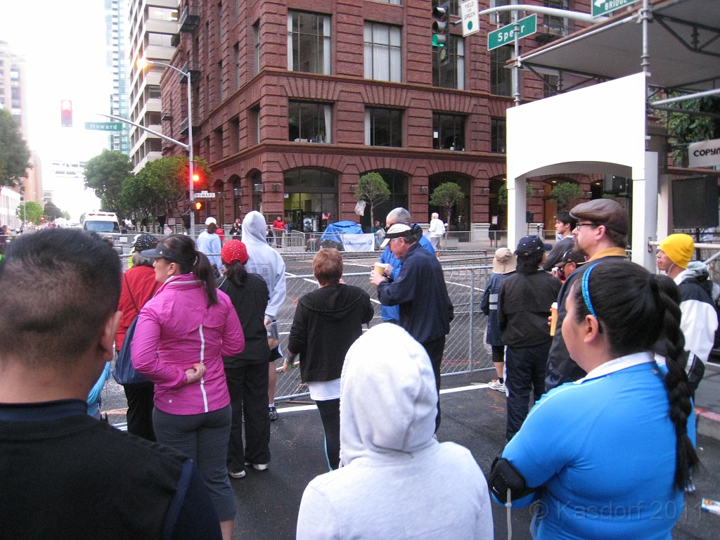 2011 Bay to Breakers Sunday 0060.JPG - I was able to participate in the 2011, 100th anniversary of the San Francisco Bay to Breakers 12K race. A great weekend for sight seeing and racing.